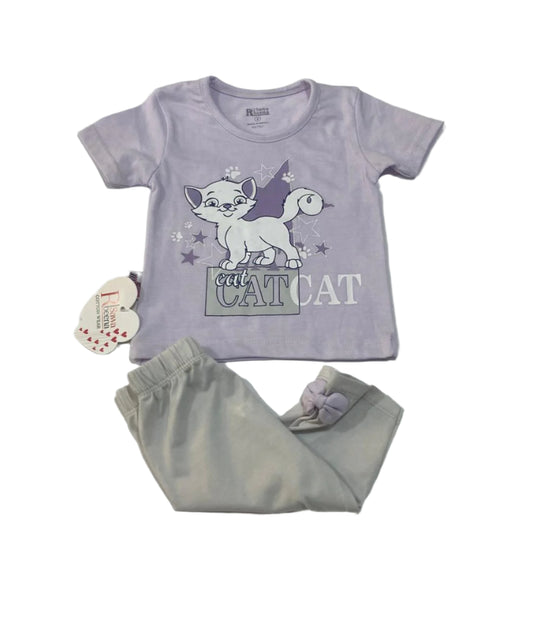 طقم بناتي أنيق ومريح مكوّن من تيشيرت وبنطلون رسمة قطه 🤩🤩🥰
