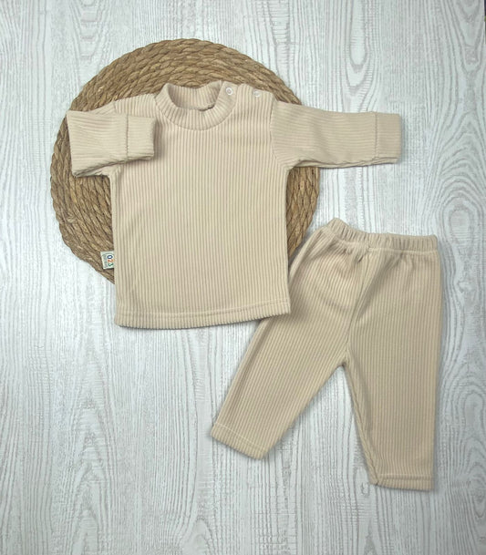 بيجامه قطيفه مسحب مكستر اولادي وبناتي مكونه من قطعتين 🤍🩷