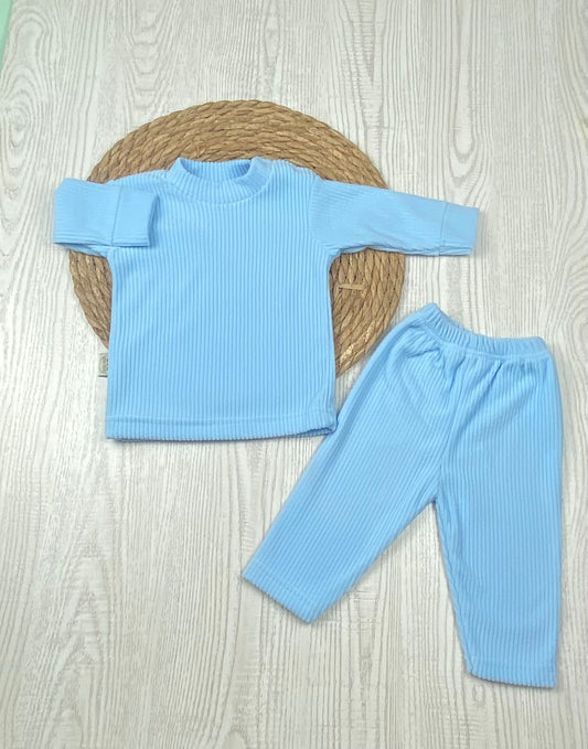 بيجامه قطيفه مسحب مكستر اولادي وبناتي مكونه من قطعتين 🤍🩷