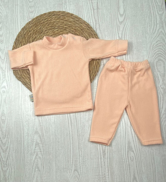 بيجامه قطيفه مسحب مكستر اولادي وبناتي مكونه من قطعتين 🤍🩷