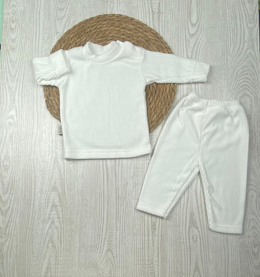 بيجامه قطيفه مسحب مكستر اولادي وبناتي مكونه من قطعتين 🤍🩷