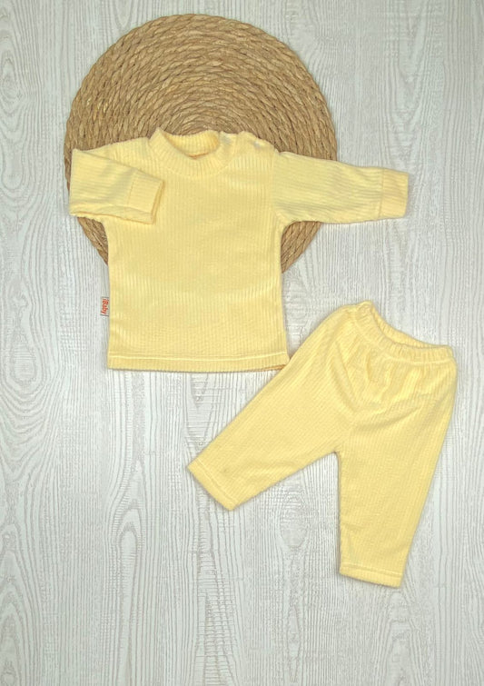 بيجامه قطيفه مسحب مكستر اولادي وبناتي مكونه من قطعتين 🤍🩷