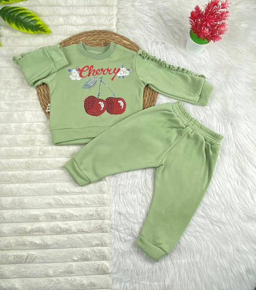 بناتي شتوي خامه ميلتون مكون من قطعتين cherry😍🩷