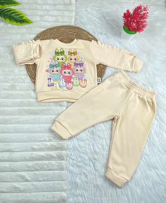 طقم بناتي شتوي خامه ميلتون مكون من قطعتين رسمة لبوبو🤍😍