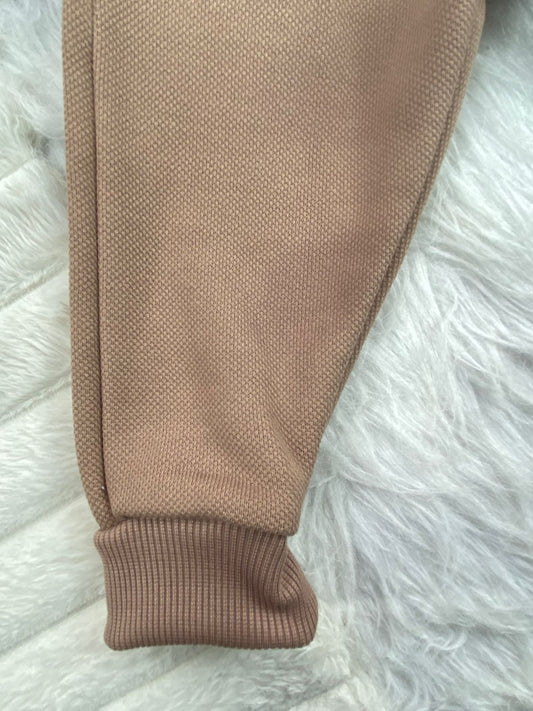 طقم اولادي وبناتي شتوي خامه ميلتون مبطنه من الداخل . مكون من قطعتين alo🤍🤍