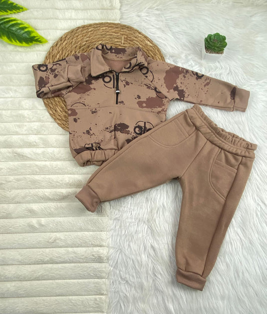 طقم اولادي وبناتي شتوي خامه ميلتون مبطنه من الداخل . مكون من قطعتين alo🤍🤍