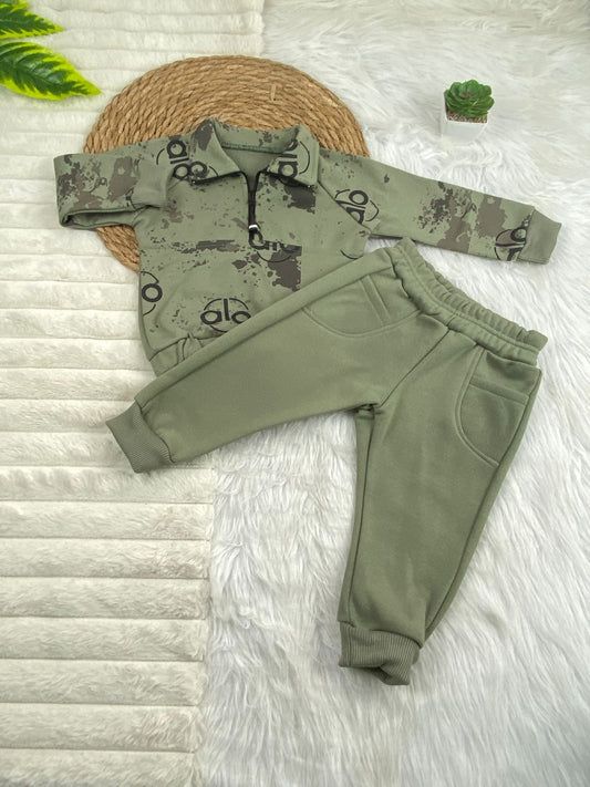 طقم اولادي وبناتي شتوي خامه ميلتون مبطنه من الداخل . مكون من قطعتين alo🤍🤍