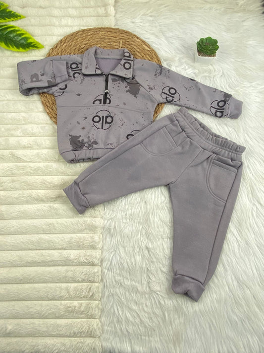 طقم اولادي وبناتي شتوي خامه ميلتون مبطنه من الداخل . مكون من قطعتين alo🤍🤍