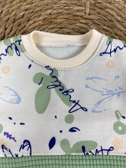 طقم ابناتي شتوي خامه ميلتون مبطنه من الداخل مكون من قطعتين رسمة فراشات 🤍🤍