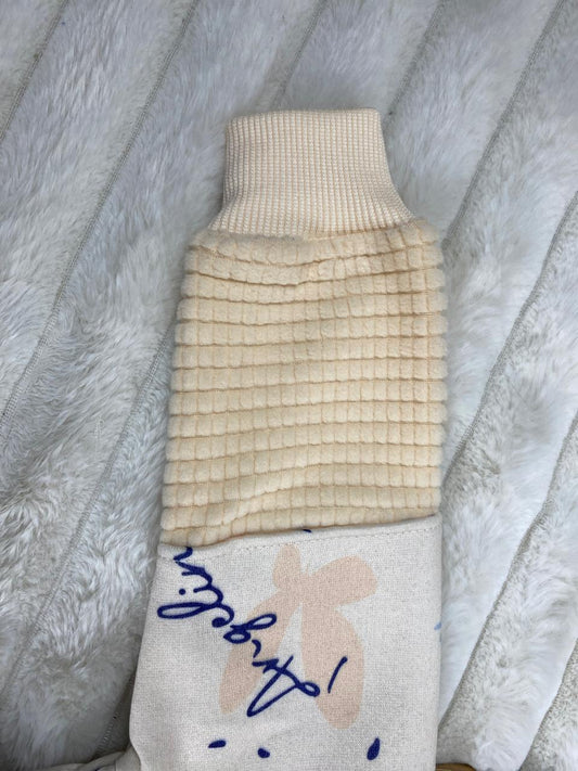 طقم ابناتي شتوي خامه ميلتون مبطنه من الداخل مكون من قطعتين رسمة فراشات 🤍🤍