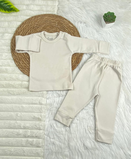 دفايه قطن 100% بوبره داخليه اولادي وبناتي مكونه من قطعتين ماركه فاني باني 🤍🩶