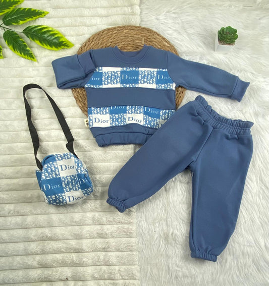 طقم اطفال شتوي خامه ميلتون مكون من 3 قطع مبطن من الداخل Dior🤍💙