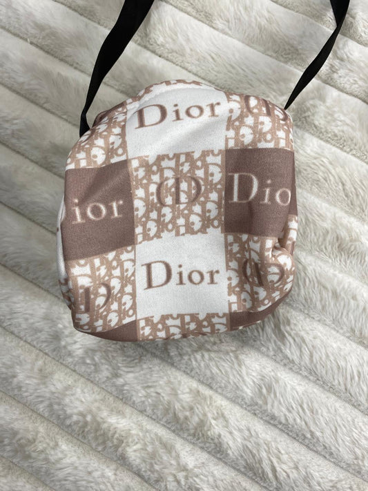 طقم اطفال شتوي خامه ميلتون مكون من 3 قطع مبطن من الداخل Dior🤍💙