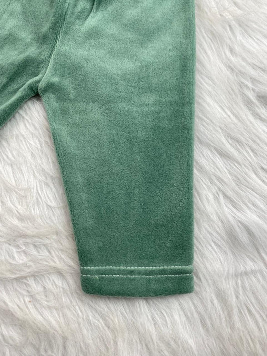 بيجامه قطيفه اولادي و بناتي مكونه من قطعتين خامه مريحه رسمة ارنبه 🤍🩷