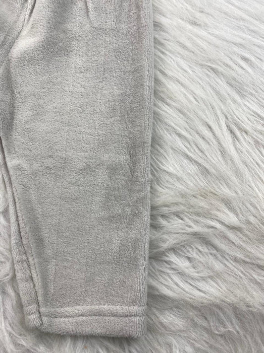 بيجامه قطيفه اولادي و بناتي مكونه من قطعتين خامه مريحه رسمة دب ونجمه 🤍🩷