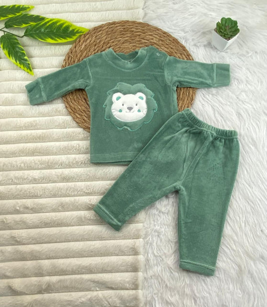 بيجامه قطيفه اولادي و بناتي مكونه من قطعتين خامه مريحه رسمة دب🤍🩷