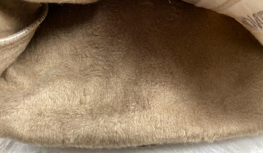 طقم اولادي وبناتي شتوي خامه ميلتون مكون من قطعتين مبطن من الداخل رسمة دبه🤍🤍