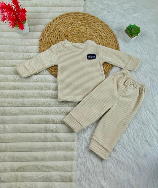 بيجامه قطيفه مسحب اولادي وبناتي مكونه من قطعتين مبطن من الداخل من شيكو🤍🩷