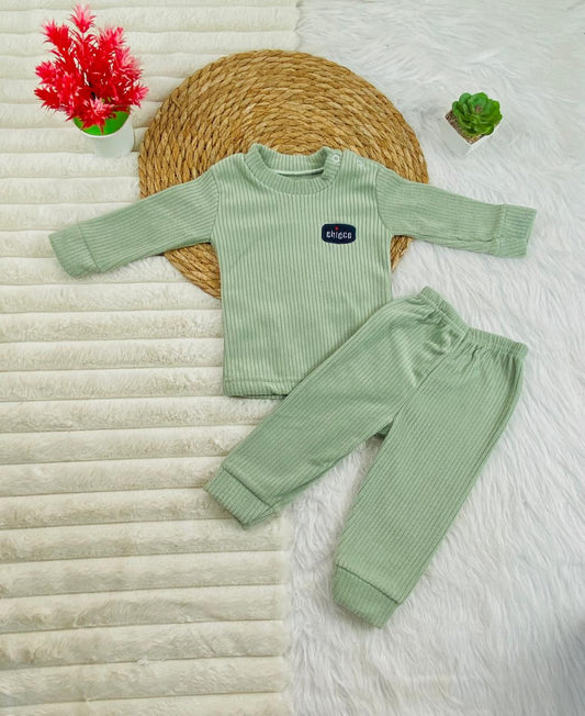 بيجامه قطيفه مسحب اولادي وبناتي مكونه من قطعتين مبطن من الداخل من شيكو🤍🩷