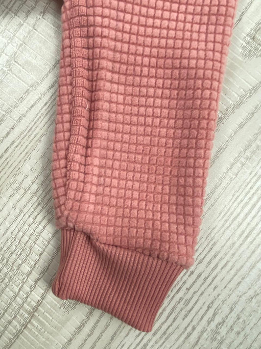 طقم اولادي وبناتي شتوي خامه قطيفه مكون من قطعتين مبطن من الداخل cool🤍🤍