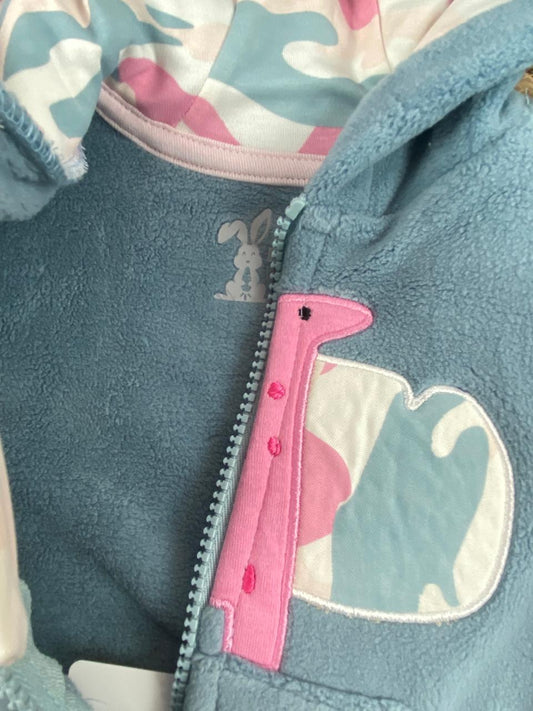 بيجامه قطن خامه تقيل مبطنه من الداخل اولادي خامه فاني باني مكون من قطعتين camo girl🤍🤍