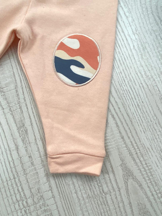 بيجامه قطن خامه تقيل مبطنه من الداخل اولادي خامه فاني باني مكون من قطعتين camo girl🤍🤍