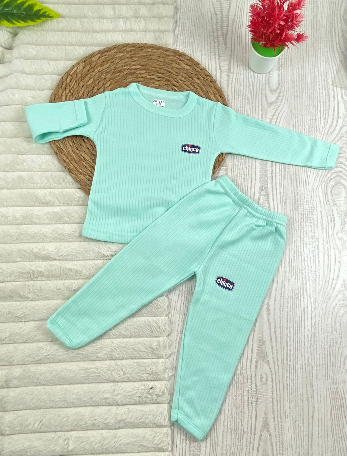 دفايه قطن مسحب اولادي وبناتي مكونه من قطعتين مبطن من الداخل ماركة شيكو😍😍