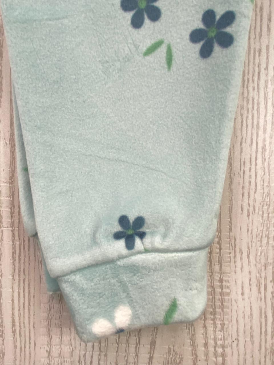 بيجامه بناتي شتوي قطيفه مبطنه من الداخل مكون من قطعتين رسمة ورد🤍🩷