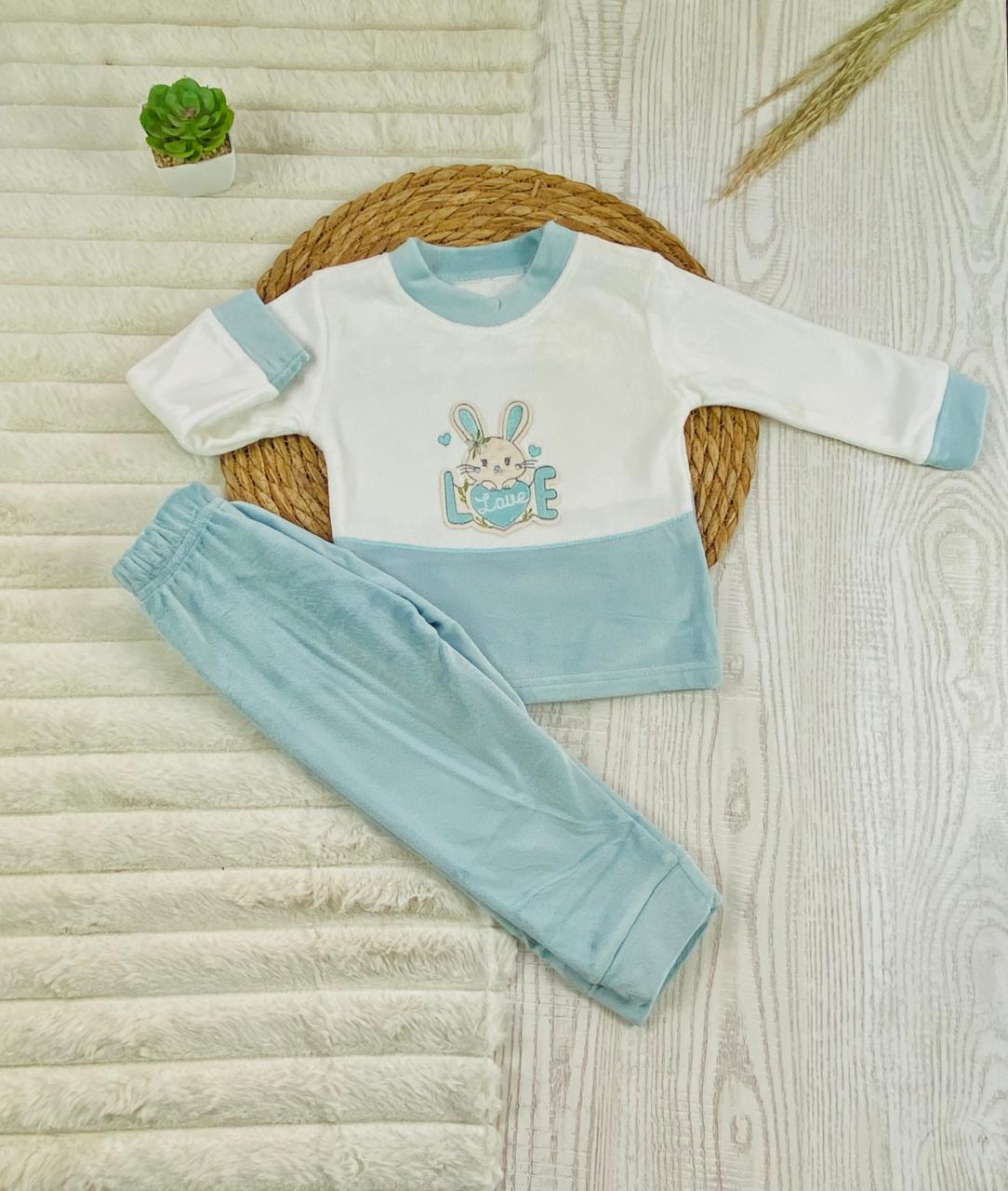 بيجامه بناتي شتوي قطيفه مبطنه من الداخل ف مكون من قطعتين love 🤍🩷