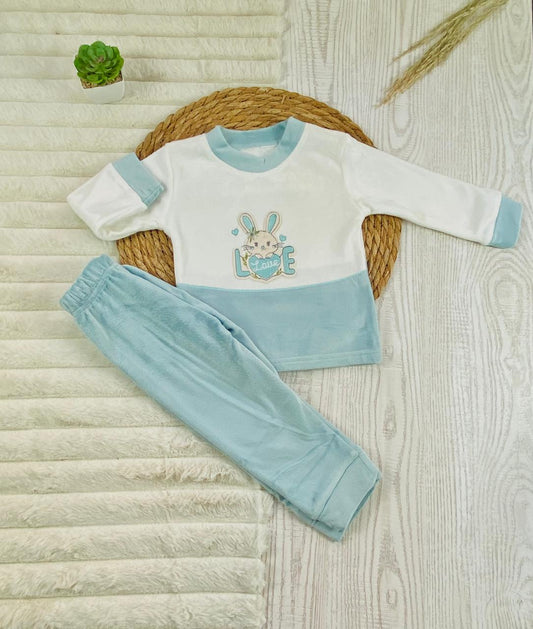 بيجامه بناتي شتوي قطيفه مبطنه من الداخل ف مكون من قطعتين love 🤍🩷