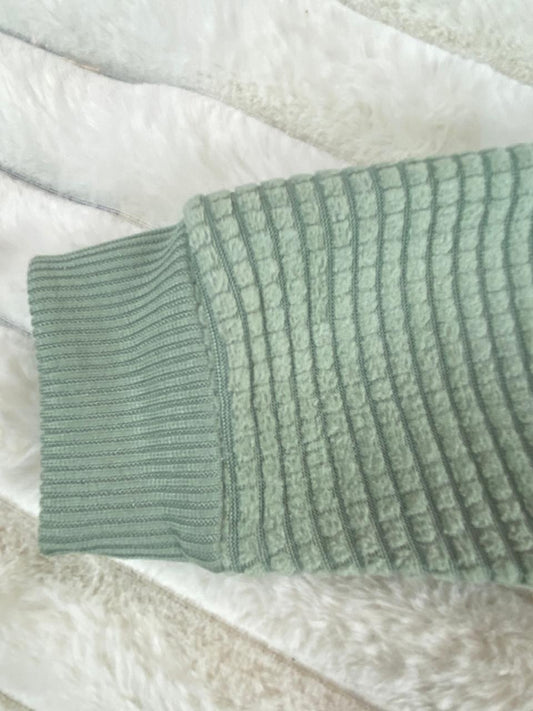 طقم بناتي شتوي خامه قطيفه مكون من قطعتين مبطن من الداخل رسمة ارنب🤍🤍