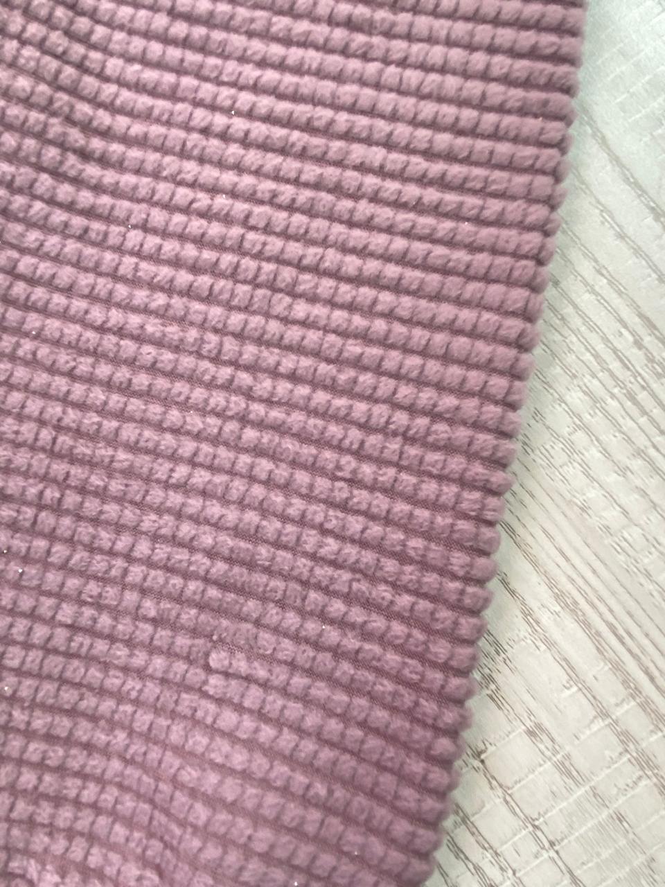 طقم بناتي شتوي خامه قطيفه مكون من قطعتين مبطن من الداخل رسمة وردة🤍🤍