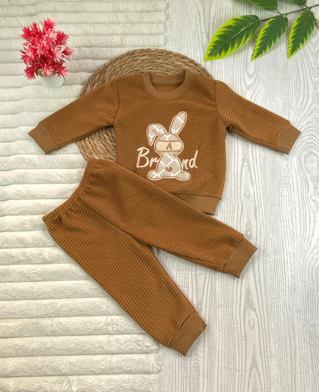 طقم بناتي شتوي خامه قطيفه مكون من قطعتين مبطن من الداخل A🤍🤍