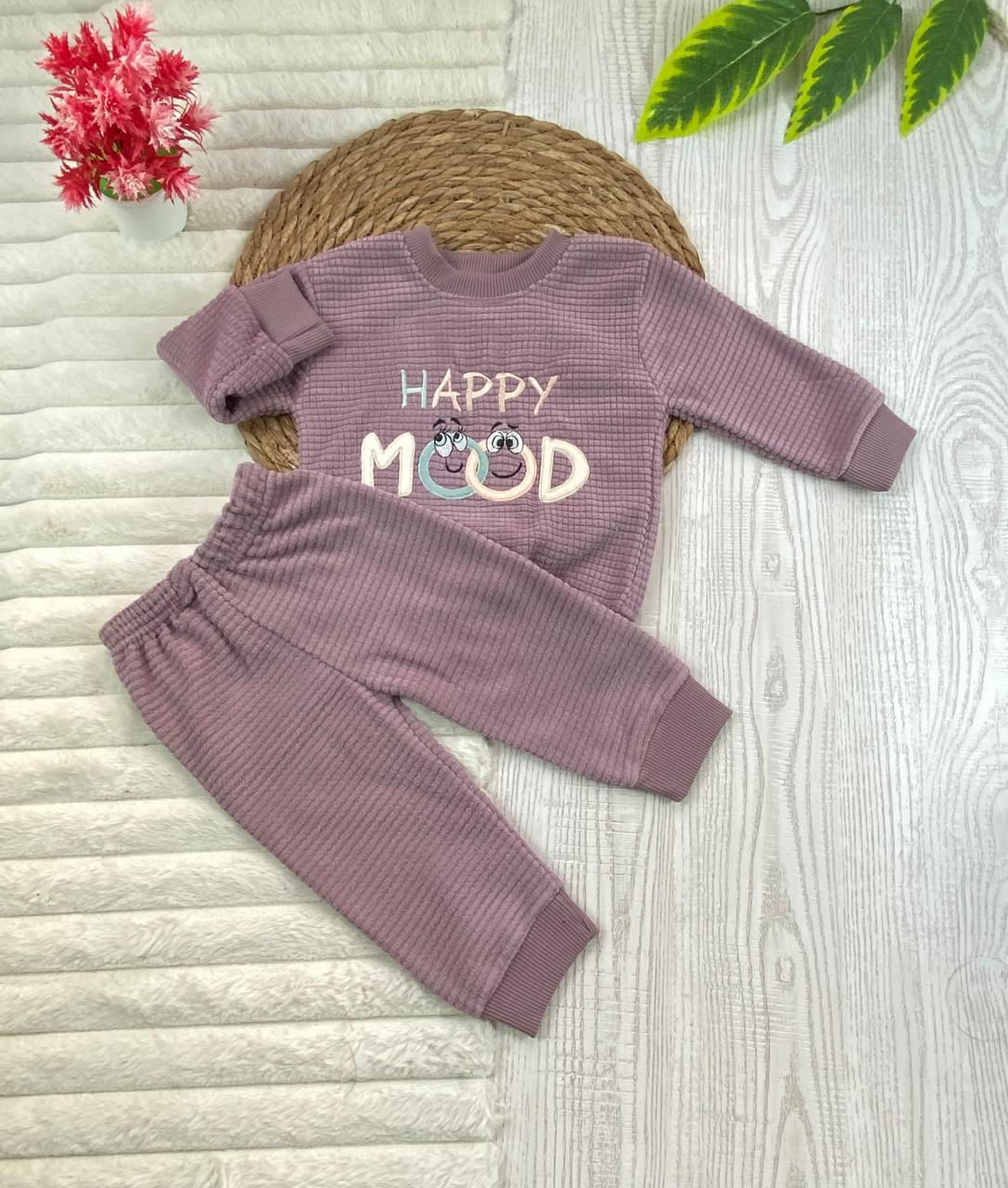 طقم بناتي شتوي خامه قطيفه مكون من قطعتين مبطن من الداخل happy mode🤍🤍