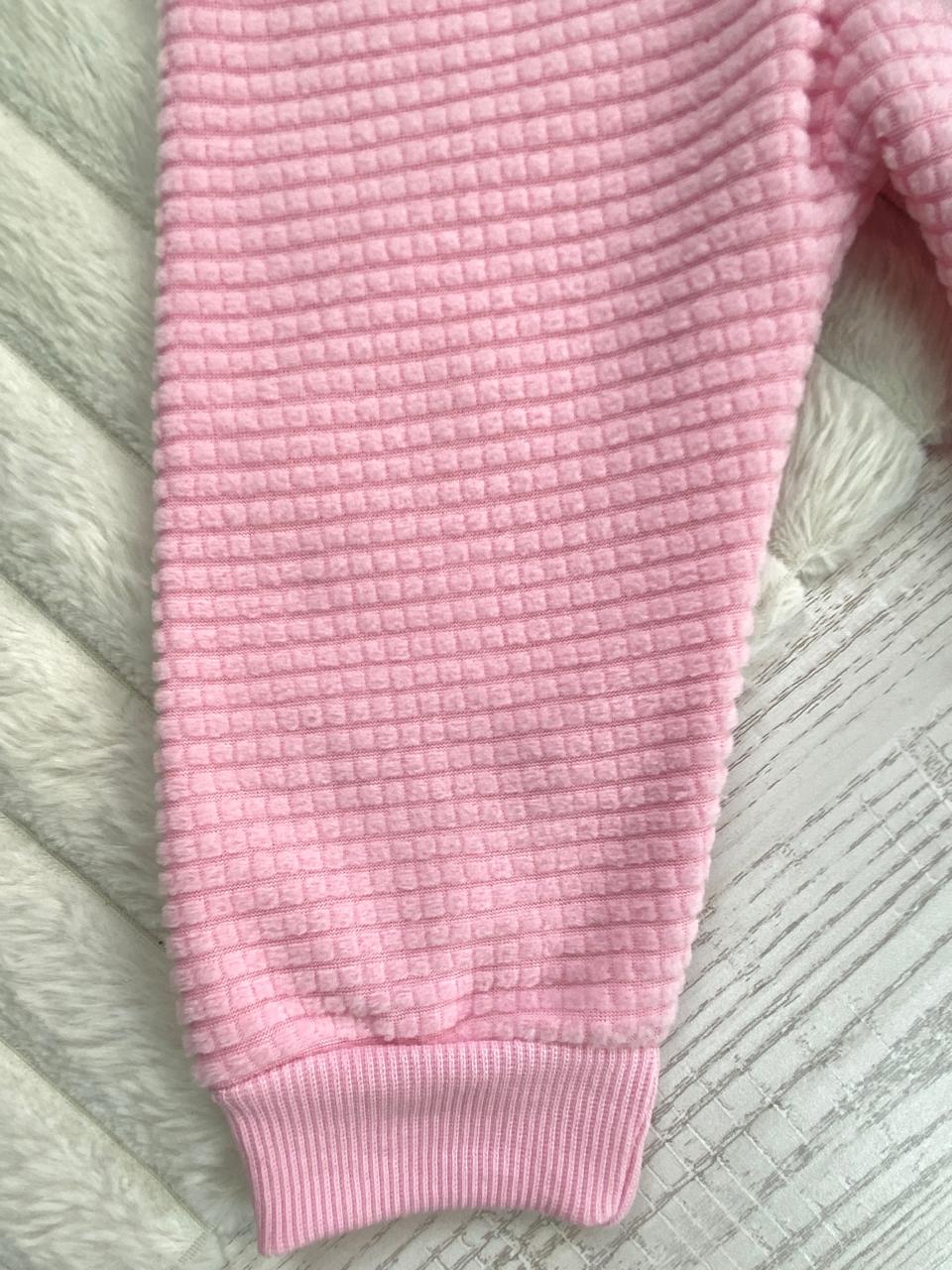 طقم بناتي شتوي خامه قطيفه مكون من قطعتين مبطن من الداخل xo🤍🤍