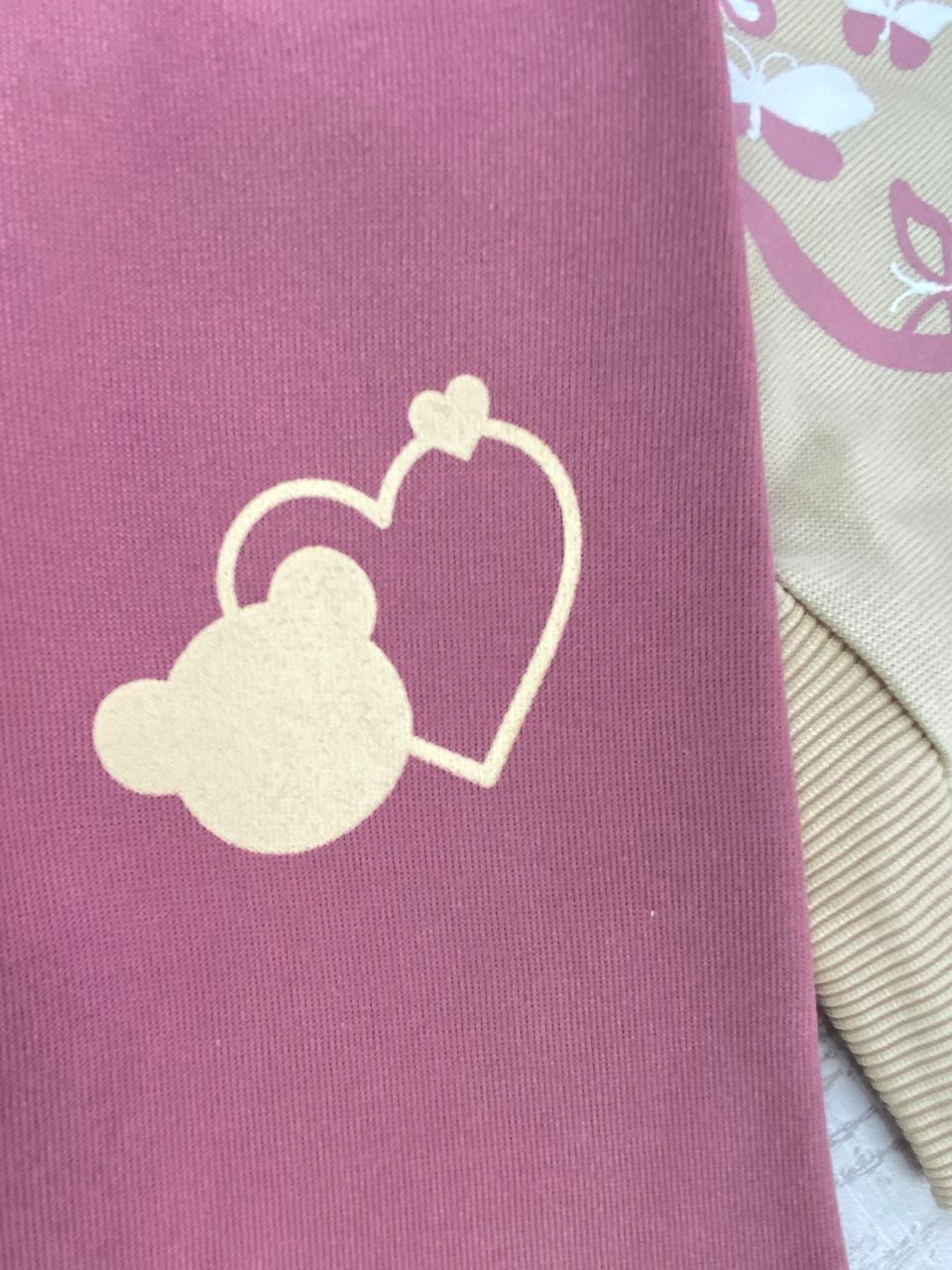 طقم بناتي شتوي خامه ميلتون مكون من قطعتين رسمة قلوب ❤️🤍