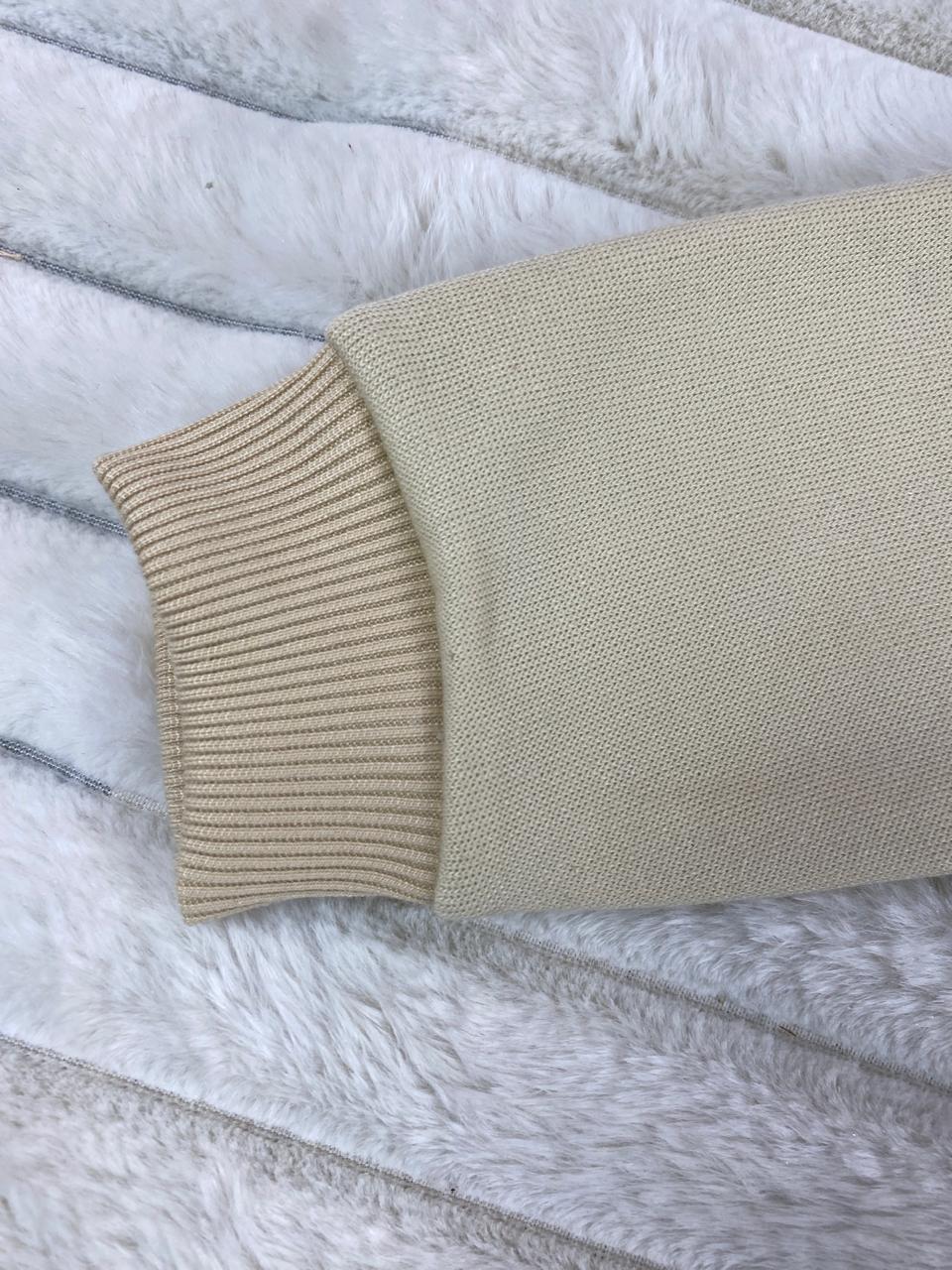 طقم بناتي شتوي خامه ميلتون مكون من قطعتين رسمة قلوب ❤️🤍