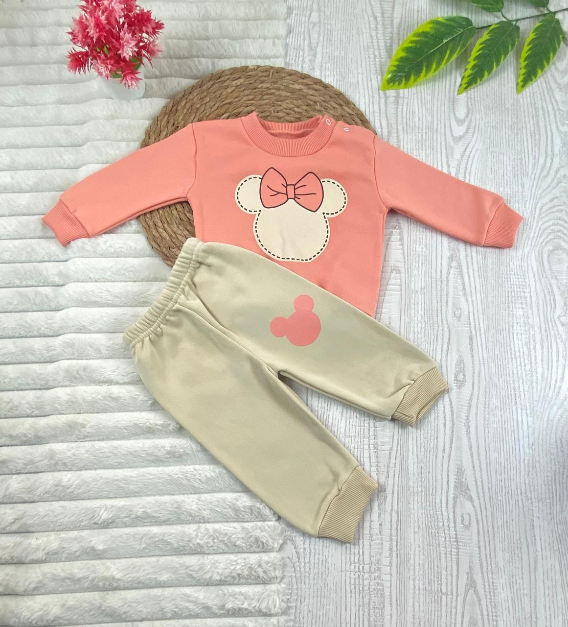 طقم بناتي شتوي خامه ميلتون مكون من قطعتين رسمة فيونكه ❤️🤍