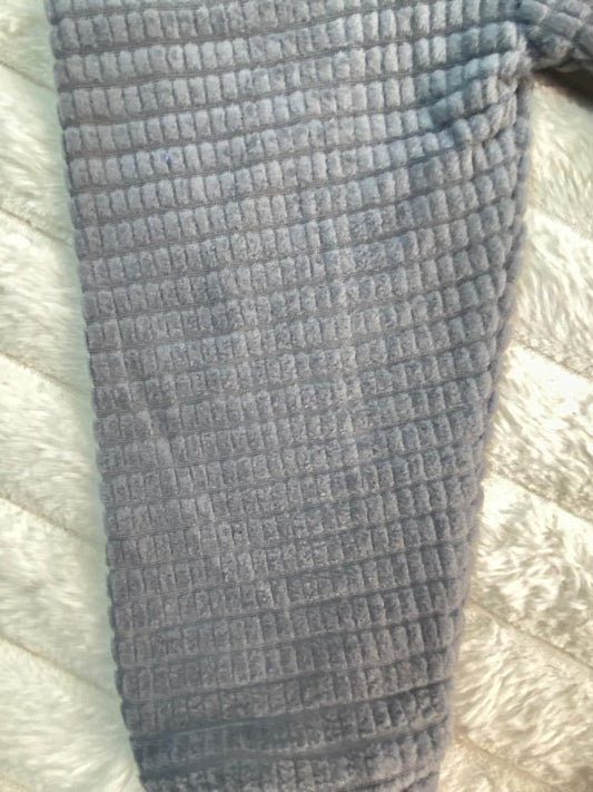 بيجامه اولادي و بناتي شتوي قطيفه مبطنه من الداخل ف مكون من قطعتين دب hello 🤍🩷