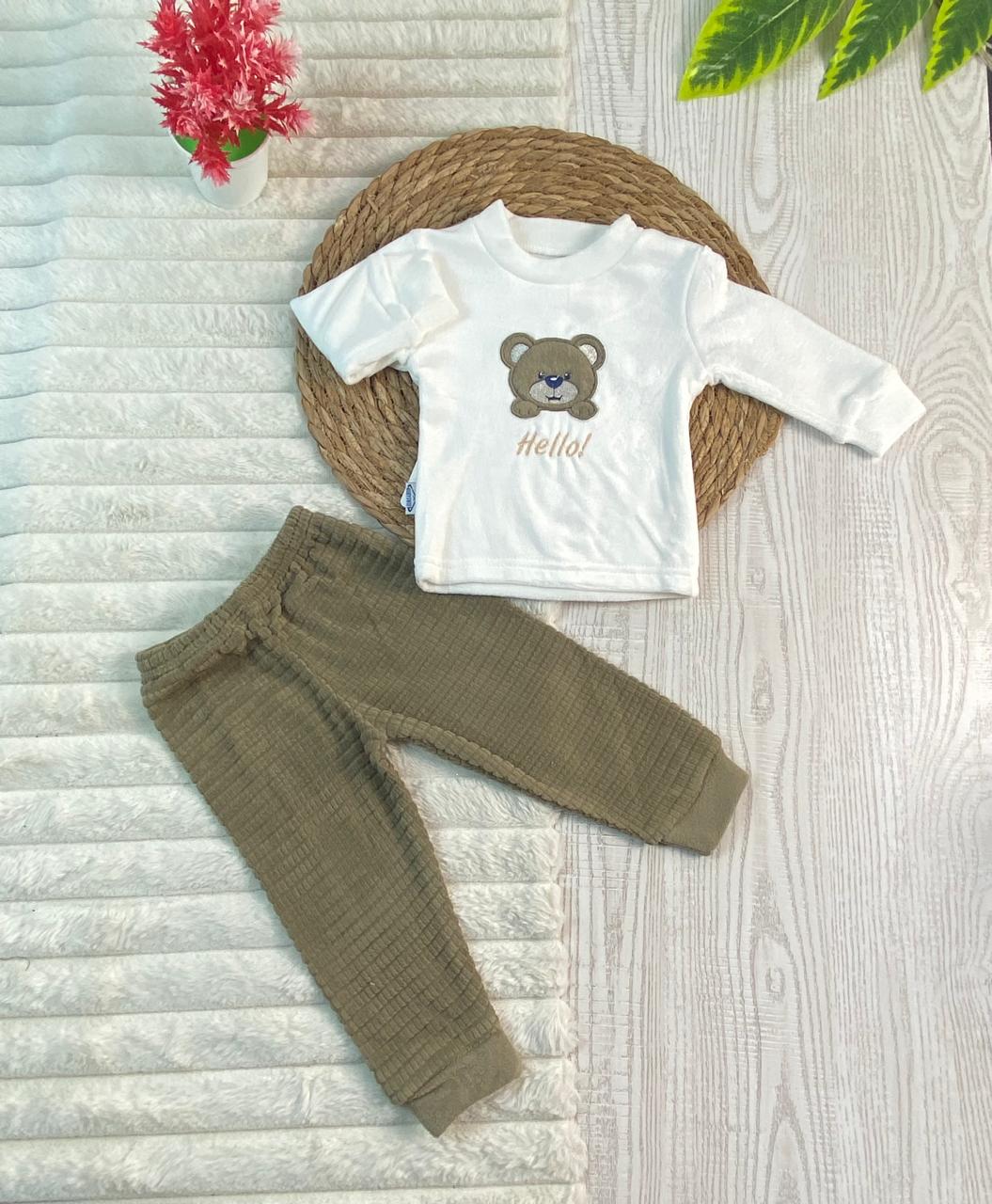 بيجامه اولادي و بناتي شتوي قطيفه مبطنه من الداخل ف مكون من قطعتين دب hello 🤍🩷