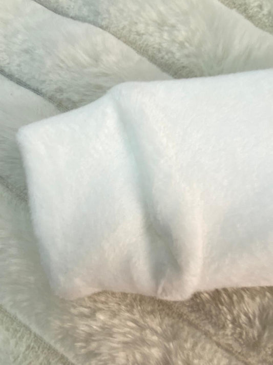 بيجامه اولادي و بناتي شتوي قطيفه مبطنه من الداخل ف مكون من قطعتين رسمة مركب🤍🩷