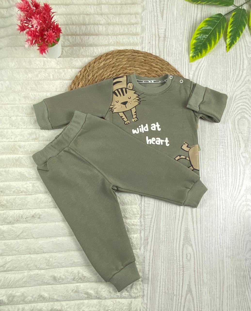 طقم شتوي ميلتون اولادي وبناتي مكون من قطعتين رسمة قطه مبطن من الداخل🩷🤍