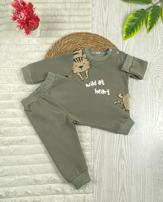 طقم شتوي ميلتون اولادي وبناتي مكون من قطعتين رسمة قطه مبطن من الداخل🩷🤍