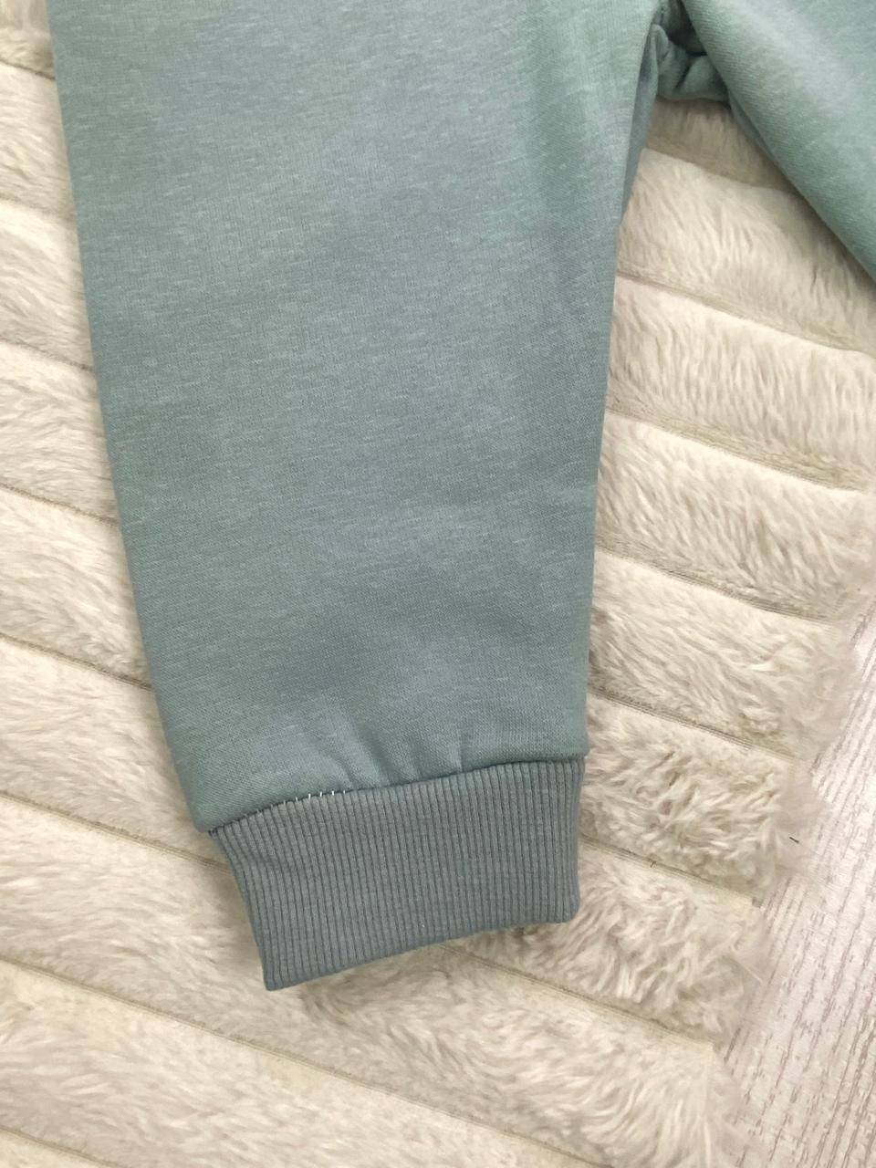 طقم شتوي ميلتون بناتي مكون من قطعتين رسمة بنت بنضاره مبطن من الداخل🩷🤍