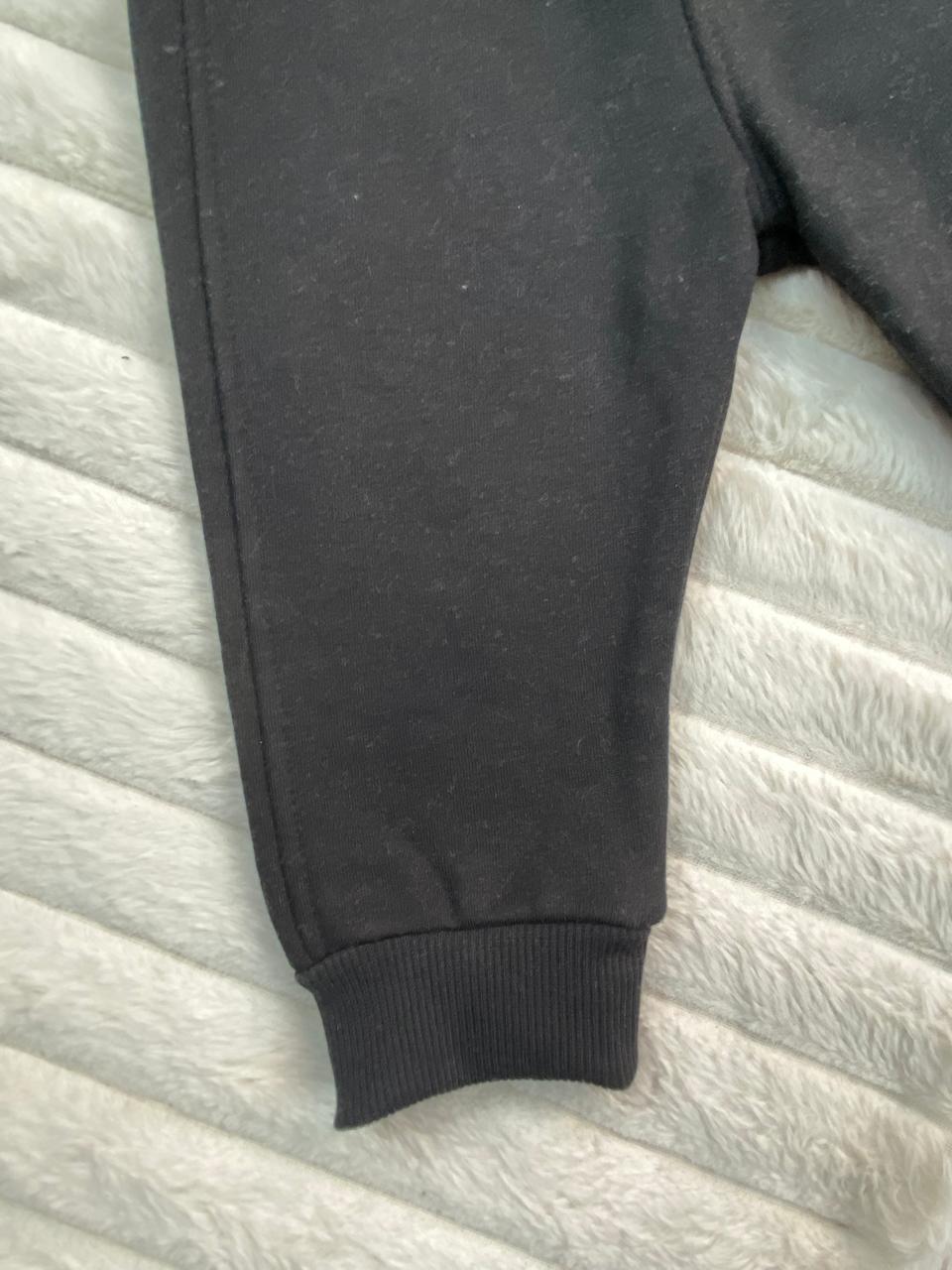 طقم اولادي و بناتي شتوي خامه ميلتون مكون من قطعتين مبطن من الداخل GARFIELD❤️🤍