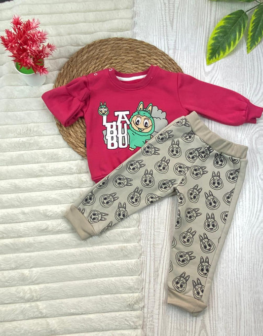 طقم اولادي وبناتي شتوي خامه ميلتون مكون من قطعتين مبطن من الداخل رسمة لبوبو❤️🤍