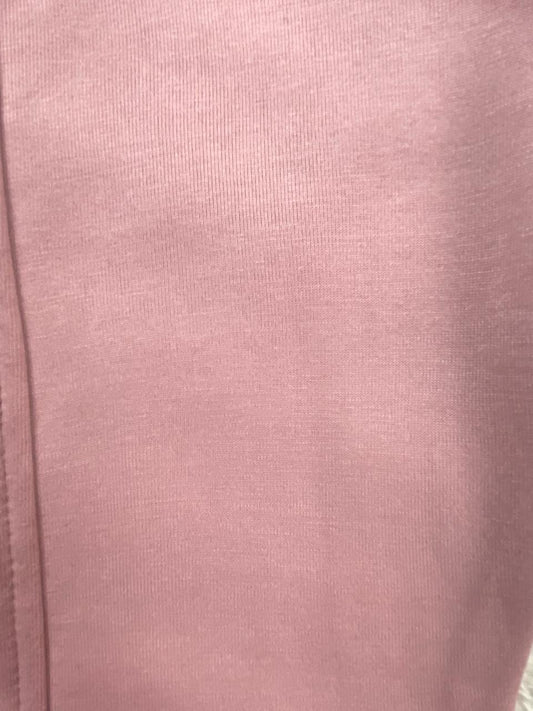 طقم بناتي شتوي خامه ميلتون مكون من قطعتين رسمة ورد مبطن من الداخل ❤️🤍