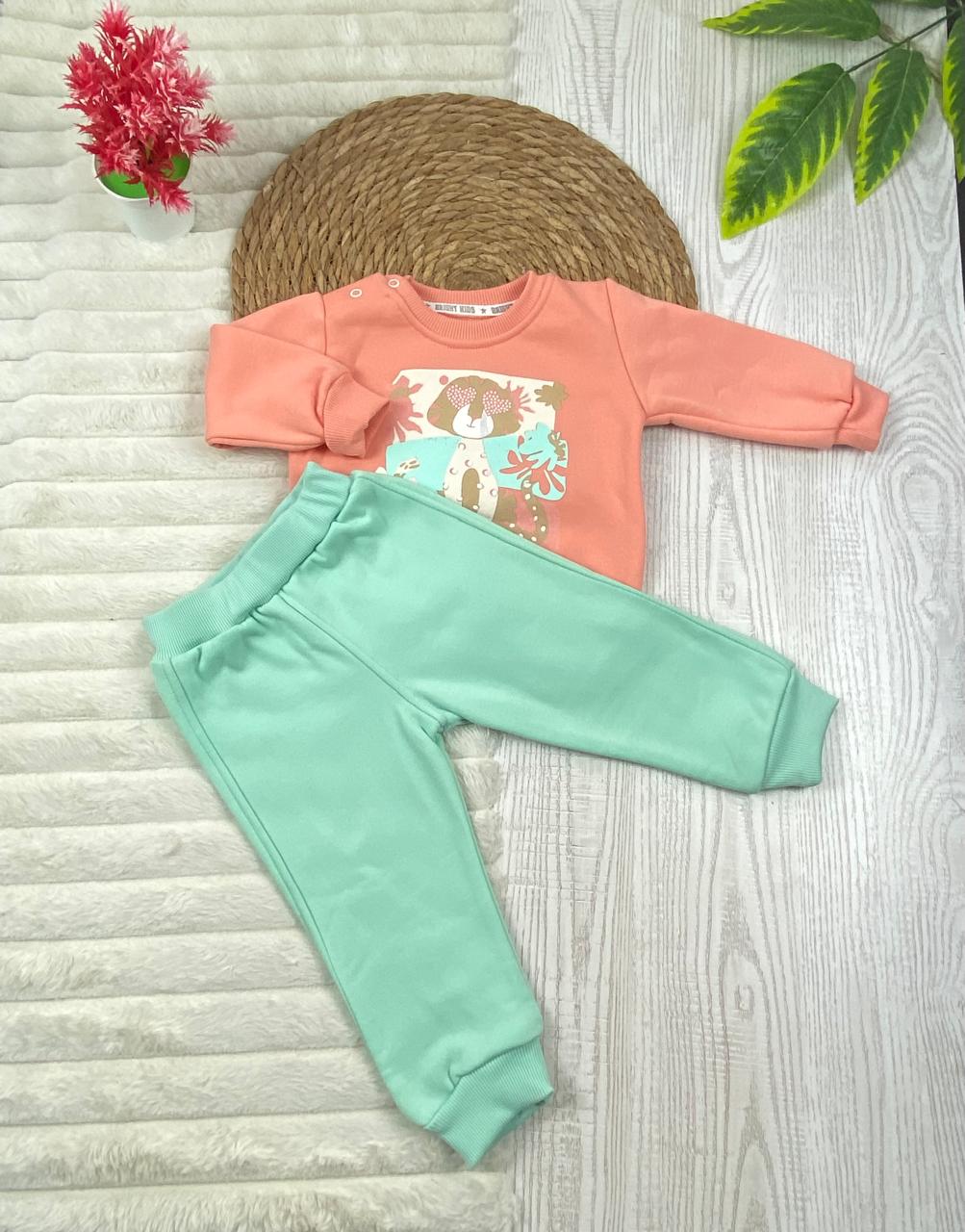 طقم بناتي شتوي خامه ميلتون مكون من قطعتين مبطن من الداخل رسمة قطه❤️🤍