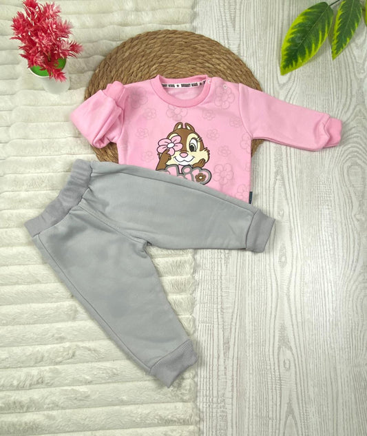 طقم بناتي شتوي خامه ميلتون مكون من قطعتين مبطن من الداخل chip dale❤️🤍