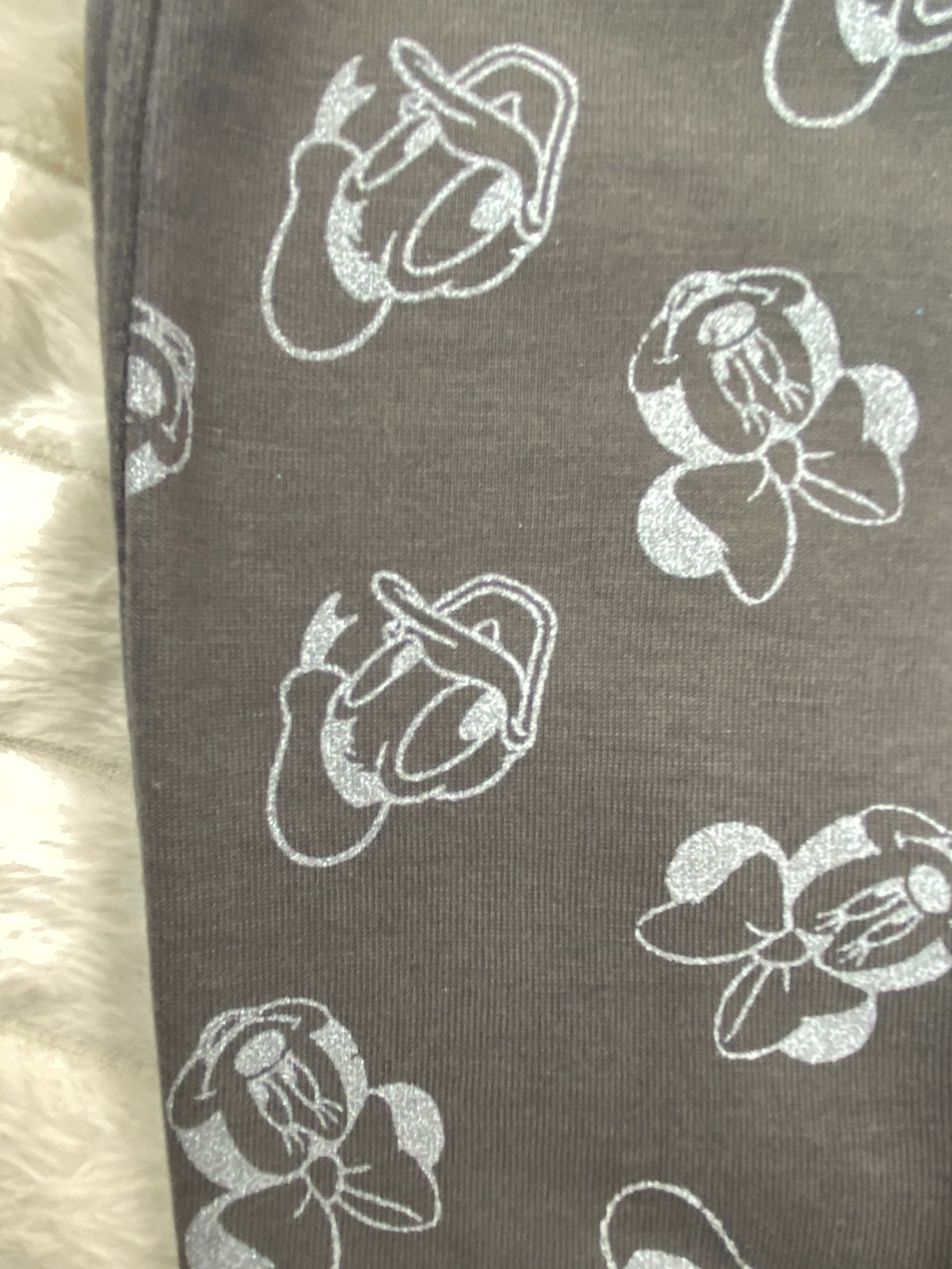 طقم بناتي شتوي خامه ميلتون مكون من قطعتين مبطن من الداخل رسمة ميني وبطوط❤️🤍